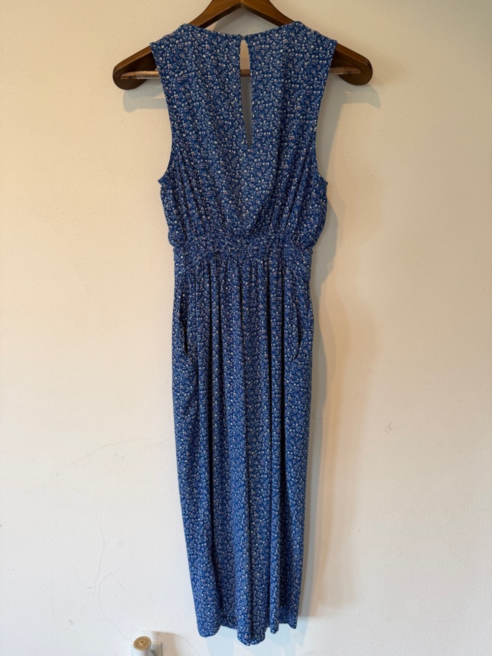 Abercrombie and Fitch Blue Micro Floral Jumpsuit Vneck Tie Front Keyhole Back - Picture 7 of 10